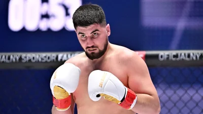 ADBUSTER2024GRASZ - #famemma 

Adamek dawaj rewanz to cie z dekslasuje w 1 rundzie