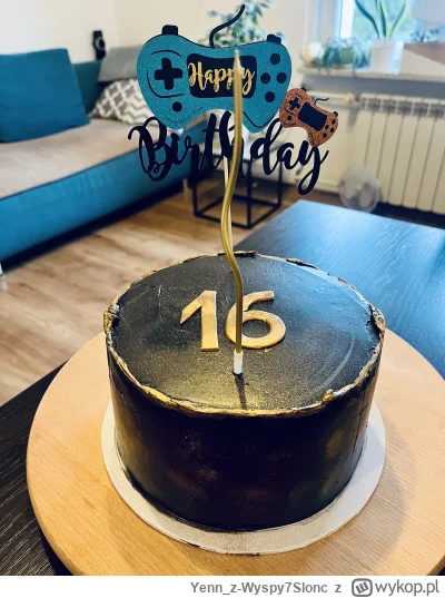 Yenn_z-Wyspy7Slonc - Chwalę się, kolejny torcik zrobiony. 
Czarnyjak smola, aż szkoda...
