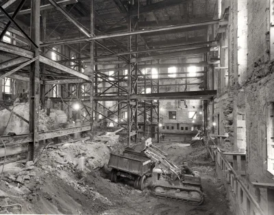 Manah - @lewoprawo: trudno to nazwać zabytkiem. Biały dom na przełomie lat 40. i 50. ...