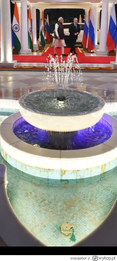 enzojabol - @enzojabol a oto i rzeczona fontanna na zbliżeniu i bohaterowie event w t...