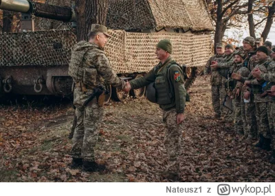 Nateusz1 - Ukraiński żołnierz bez nóg przyjmuje odznaczenie od oficera.
#ukraina #woj...