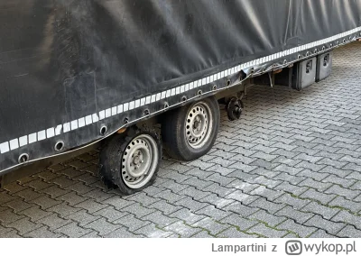Lampartini - Na takich oponkach leciał polski kierowca w Niemczech.
 - na jednej osi ...