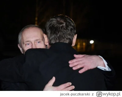 jacek-puczkarski - @jacek-puczkarski: Stacja VI: P
Tusk ociera twarz Putinowi