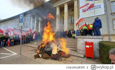 rosomak94 - Dymy
#wrocław #protest