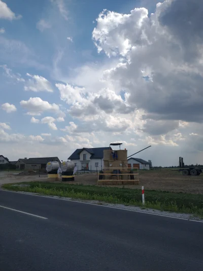 BronislawCzevak - 467 657 + 47 = 467 704

Objazd lokalnych miejscowości i ucieczka pr...