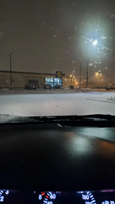 J.....y - #dziendobry #z-------------j 
"Kto z pierwszym śniegiem po parkingu bokiem ...