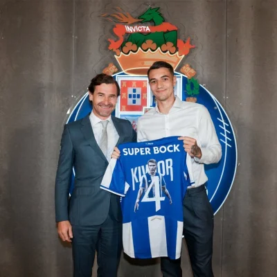 panDario - #mecz #fcporto xD PORTO ocipiało i stawia na Polską obronę