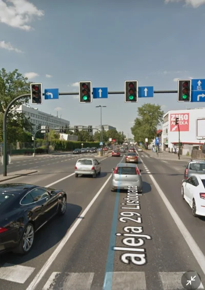 trevoz - Czy można zawracać na tym skrzyżowaniu?

#pytanie #prawojazdy #skrzyzowanie ...