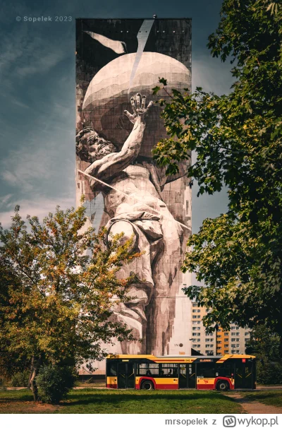 mrsopelek - Życie na Bałutach nie jest lekkie, o czym przekonuje się sam Atlas próbuj...