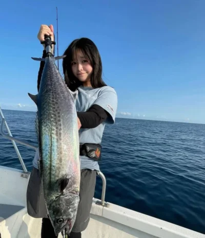 MyOwnWorstEnemy - Trzymaj rybę mireczku