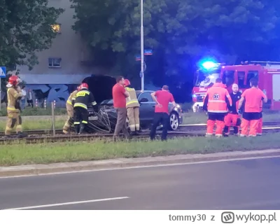 tommy30 - wypadek na legnickiej, tramwaje sobie nie pojada 

#wroclaw ᶘᵒᴥᵒᶅ