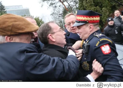 Dambibi - Jak tam pisiory, widzicie jak wygląda "Murem Za Polskim Mundurem" w praktyc...