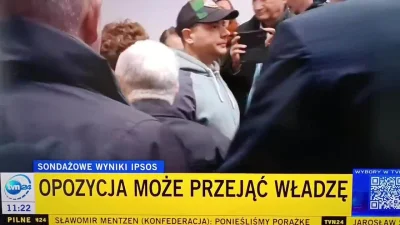 raul7788 - #polityka #bekazpisu #wybory

Kaczyński chciał wejść poza kolejką, ludzie ...