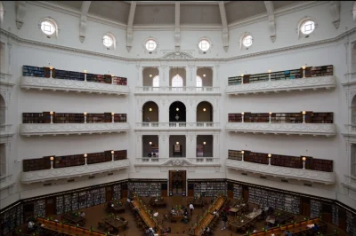 Loskamilos1 - Wnętrze State Library Victoria, biblioteki publicznej  w Melbourne. Jes...
