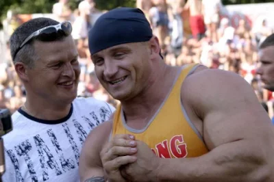 Two_Face - Ciekawe co się stało, że tak nagle w------o go z telewizji. Swego czasu by...