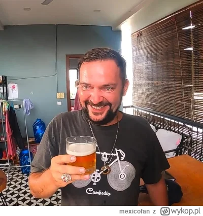 mexicofan - Co córciu mówisz? Że alimenty nie dotarły? Chyba coś Western Union nawala...