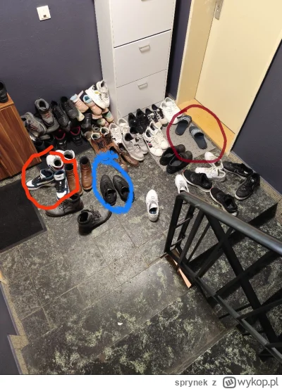 sprynek - dziś w nocy ktoś mi ukradł z klatki czarne sneakersy (te zaznaczone na nieb...