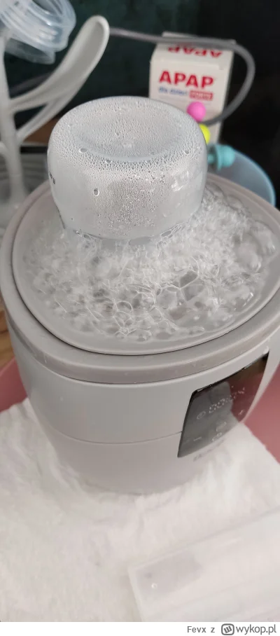 Fevx - Jaki może być powód takiego pienienia przy sterylizacji butelki? Mydliny od pł...