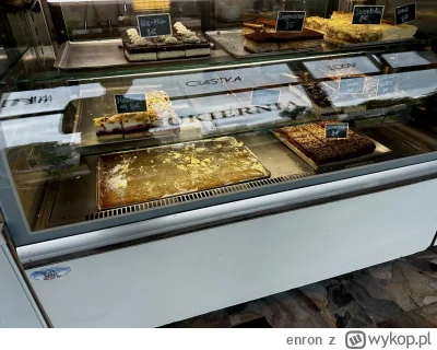 enron - Tu miała być triumfalna fotka Enrona Spożywającego Kremówkę, a pozostał unspe...