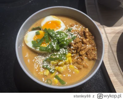 stanley88 - #jedzzwykopem #ramen #miso 
Mam takie hobby że chodzę do różnych „restaur...
