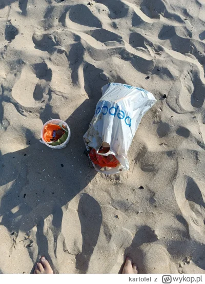 kartofel - Pierwszy weekend wakacji mamy za sobą. 
Byłem na spacerze na plaży wczoraj...