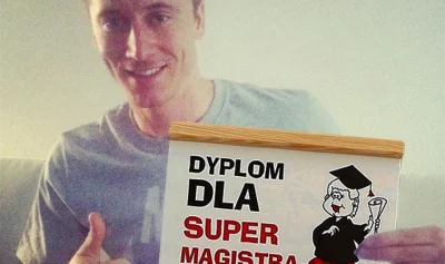 Tymczas0wy - >Robert Lewandowski zdecydował, że jednak nie zostanie piłkarzem

@Holde...