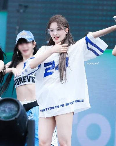 XKHYCCB2dX - #koreanka #nagyung #fromis9