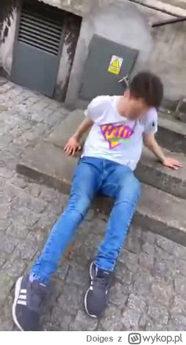 Doiges - @bartosz-m_____: Raczej ten ćPezet https://streamable.com/a2a7g