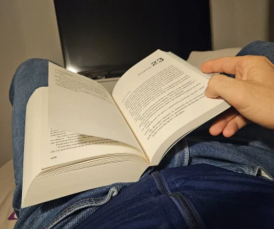 Handstander12 - Sobota tego typu

#przegryw #czytajzwykopem #książki #kulturalnychuop...