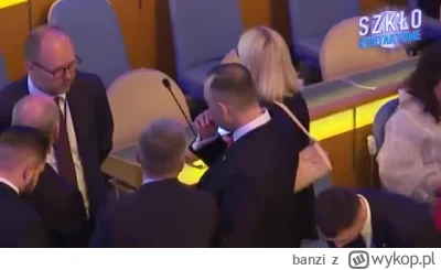 banzi - Czy on nawet w ONZ nie może się powstrzymać? I jeszcze innych w to wciąga.

h...