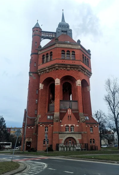 sylwke3100 - Piękna ona jest (｡◕‿‿◕｡)

Z bliska naprawdę robi wrażenie. 

#wroclaw #w...