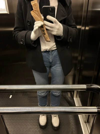 antistar1 - #przegryw 
Peklowalibyście takom sarenkę?