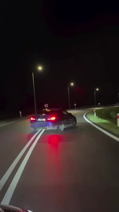 Atreyu - Podoba mi się jak działa policja w Polsce. WY dostaniecie mandat za przekroc...