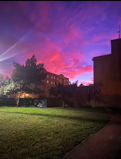 Ytarka - @N4lesnik no on tak łapie kolory na standardowych ustawieniach, pewnie gdyby...