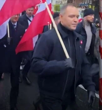 smutny_kojot - Ale to jest czadzisko ( ͡° ͜ʖ ͡°)

#marszniepodleglosci #polityka