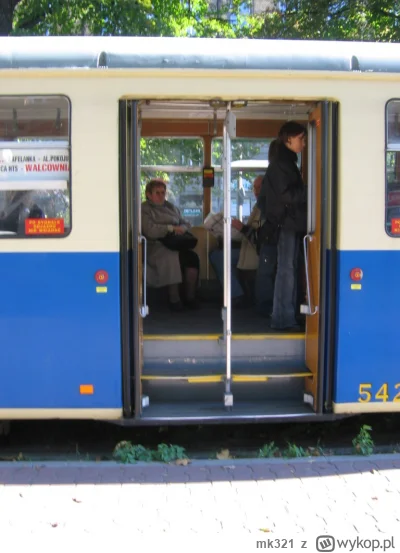 mk321 - @edantes: @Assiduus a dobra, to jednak miejsce na schody w starych tramwajach...