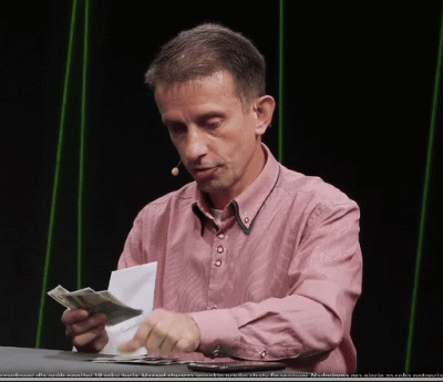 lvbie_placki - @Najmanustrzeci: a o to jówko liczący ile dostał premii od zarządu pri...