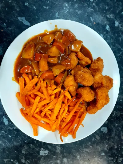 Piotrek7231 - Bataty w postaci frytek nauggetsy sosik Katsu curry
#jedzzwykopem #gotu...
