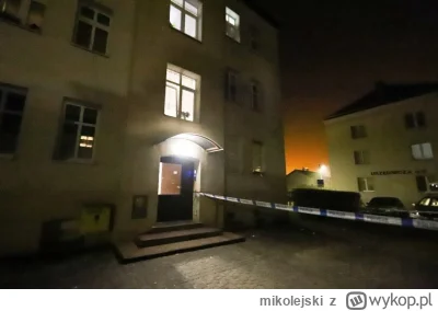 mikolejski - W tej chwili policyjna taśma przed domem Magicala- https://bydgoszcz.nas...