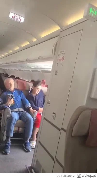 Ustrojstwo - Tak się #!$%@?łem w samolocie że pasażerowie postanowili otworzyć drzwi ...