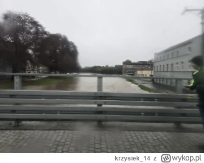 krzysiek14 - @Kantorwymianymyslii_wrazen: Tak, ewakuują ludzi wzdłuż rzeki od Głuchoł...