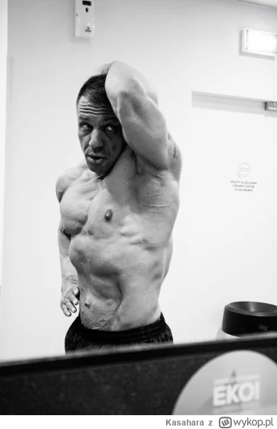 Kasahara - Boom przypinka, przed wejściem na tron. A tak na serio takie info, ze od l...