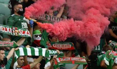 Pracujezdalniechyba - NA TRYBUNACH ŚPIYW!
NA SZPILPLACOWI BōJ!
WYGREJ DLŏ NŏS SZPIL!
...