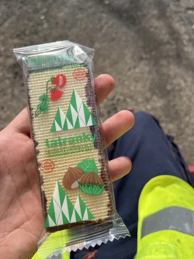 kiedyswygramzycie - #przegryw 

Fajna pani Czeszka dała huop wafelka i kawkę na myjni...