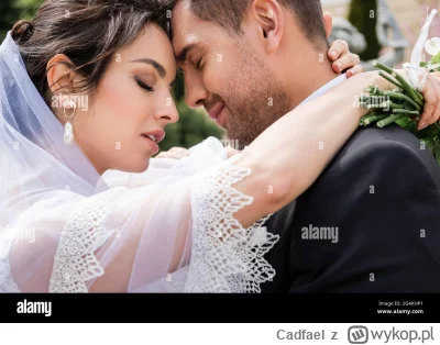 Cadfael - >Nie no kur.... Nie robi się ludzia zdjęć jak mają zamknięte oczy co jest.
...