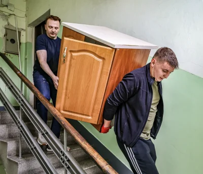 okoboji - ten PR Gibały mnie zawsze r---------a,
dziś chłop okrada staruszki z mebli ...