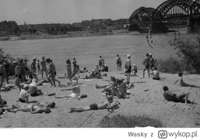 Wasky - @Bolo04: Podobno w Polsce była wojna, a ludzie sobie w 1941 normalnie na plaż...