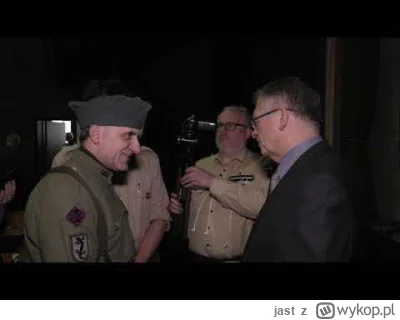 jast - @Grzesiok tutaj można obejrzeć jak Jaszczur obślinia dupę ambasadora i spuszcz...