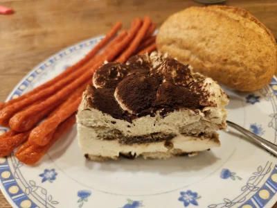 synadama - Czy opierdzielenie tortu tuż przed snem to dobry pomysł?