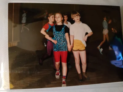 etherway - @SaycoRa: zadnych...taniec to moja najwieksza trauma z dziecinstwa...kiedy...